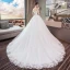 Chic / Belle Blanche Robe De Mariée 2018 Robe Boule En Dentelle Appliques De l'épaule Dos Nu Sans Manches Chapel Train Mariage