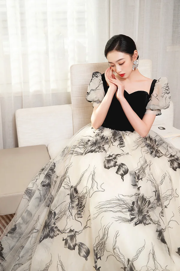 Élégant Noire Robe De Bal 2023 Princesse Encolure Carrée Manches Courtes Dos Nu Longue Robe De Ceremonie