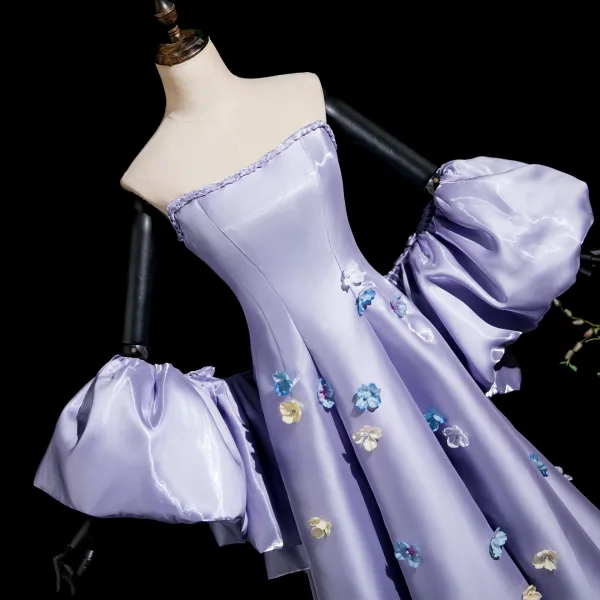 Elegant Lavender Pearl Appliques Prom Dresses 2025 A-Line / Princess Strapless Short Sleeve Backless Sweep Train Prom Formal Dresses