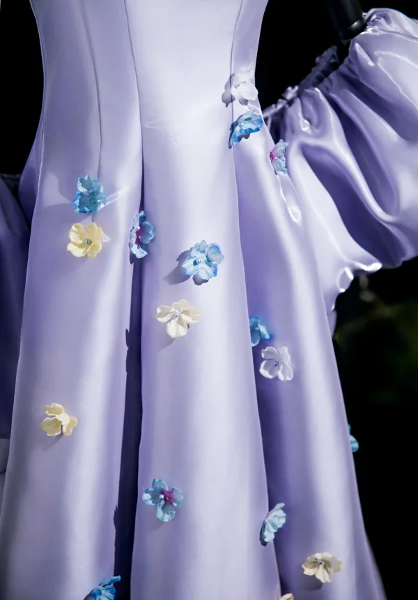 Elegant Lavender Pearl Appliques Prom Dresses 2025 A-Line / Princess Strapless Short Sleeve Backless Sweep Train Prom Formal Dresses