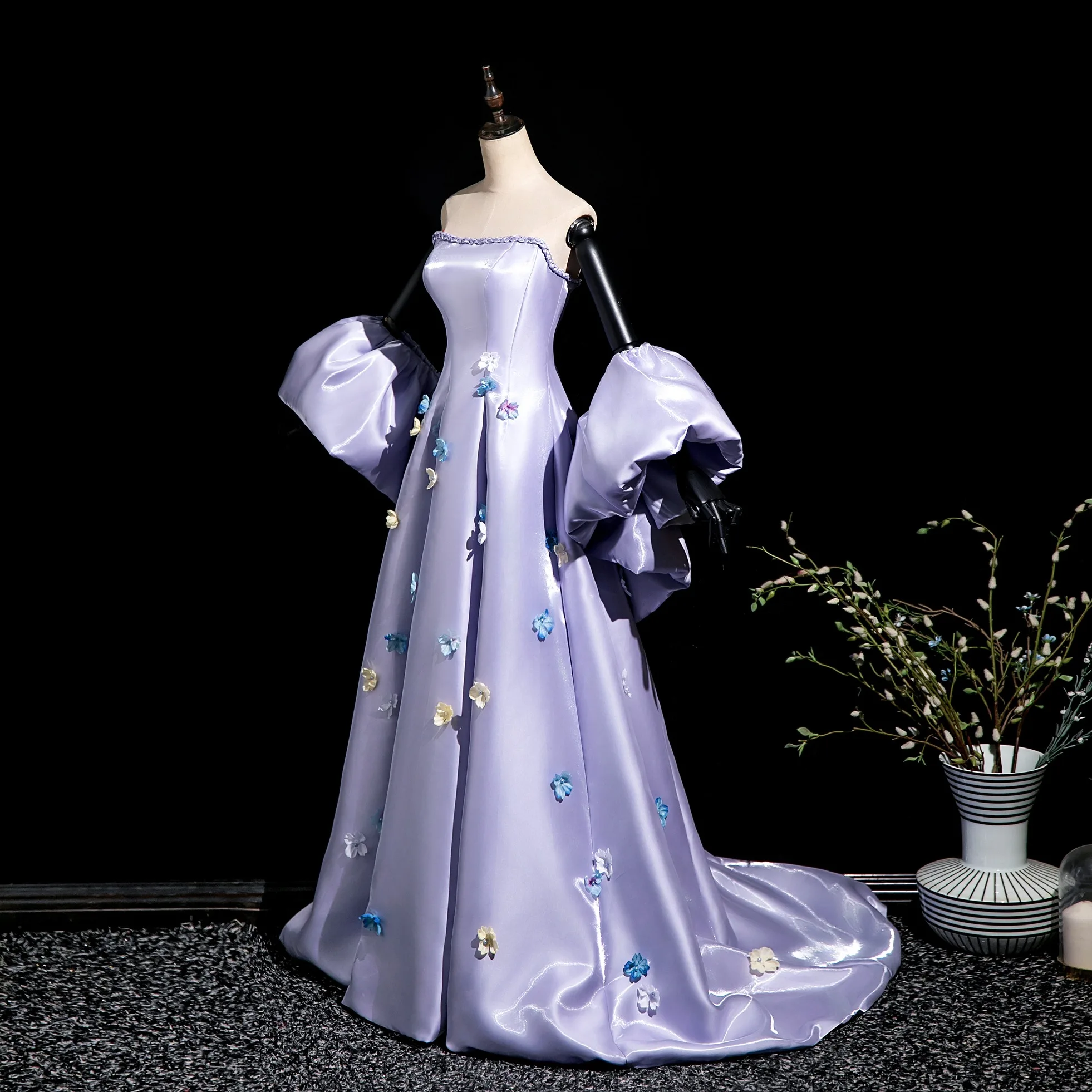 Elegant Lavender Pearl Appliques Prom Dresses 2025 A Line Princess  Strapless Short Sleeve Backless Sweep Train Prom Formal Dresses