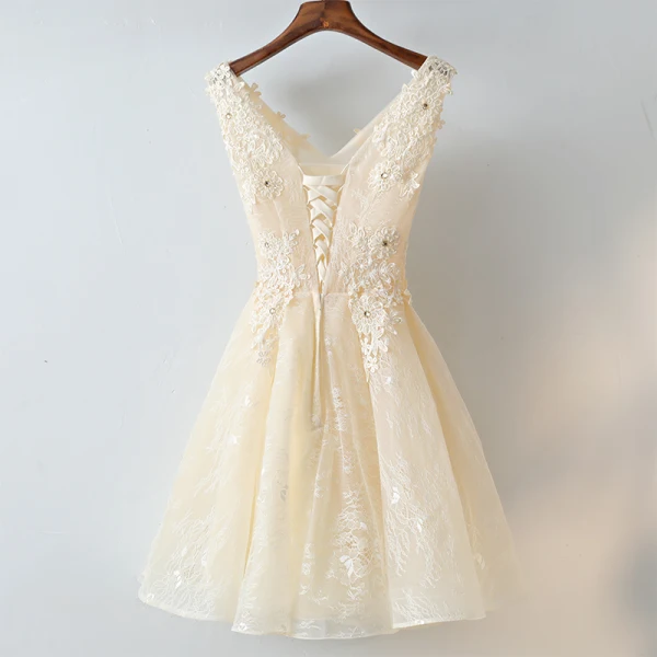 Chic / Beautiful Champagne Homecoming Graduation Dresses 2017 A-Line / Princess Lace Flower Backless Rhinestone V-Neck Sleeveless Short