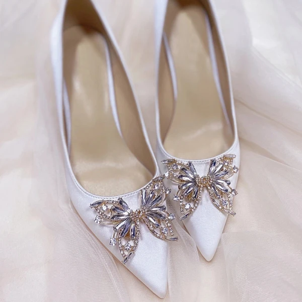 Schöne Ivory / Creme Abend Strass Schmetterling Pumps 2021 Leder 8 cm Stilettos Spitzschuh Pumps Hochhackige