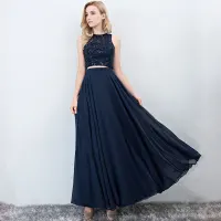 2 Bit Mörk Marinblå Balklänningar 2017 Prinsessa Urringning Ärmlös Långa Ruffle Chiffong Formella Klänningar