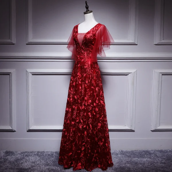 Charming Burgundy Prom Dresses 2018 A-Line / Princess Lace Flower Sequins V-Neck Backless Short Sleeve Floor-Length / Long Formal Dresses