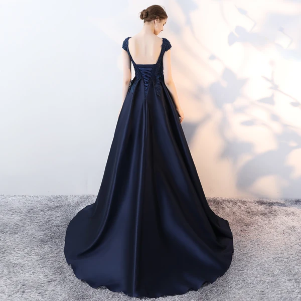 Classique Bleu Marine Robe De Bal 2017 Princesse En Dentelle Fleur Cristal Paillettes V-Cou Dos Nu Sans Manches Train De Balayage Robe De Ceremonie