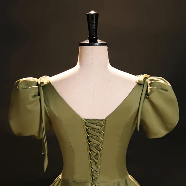 Vintage Klee Grün Satin Ballkleider 2023 Ballkleid V-Ausschnitt Geschwollenes Kurze Ärmel Rückenfreies Lange Festliche Kleider