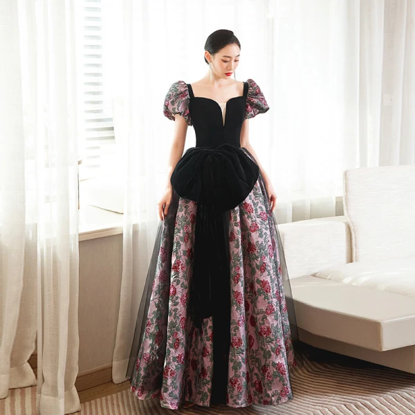 Élégant Noire Impression Robe De Bal 2023 Princesse Bretelles Spaghetti Manches Courtes Dos Nu Noeud Longue Promo Robe De Ceremonie