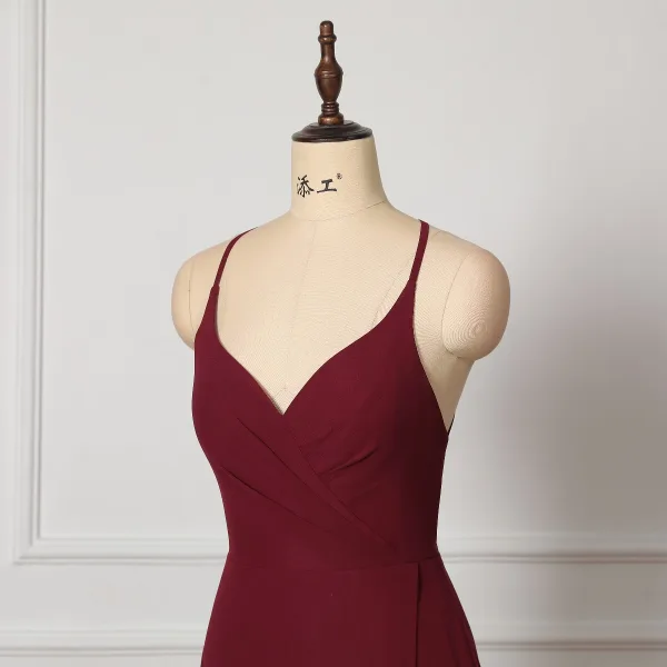 Modest / Simple Burgundy Bridesmaid Dresses 2022 A-Line / Princess Spaghetti Straps Sleeveless Backless Floor-Length / Long Prom Bridesmaid Dresses