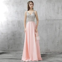 Glittrande Rodnande Rosa Balklänningar 2017 Halterneck Beading Rhinestone Paljetter Slits Fram Långa Chiffong Formella Klänningar