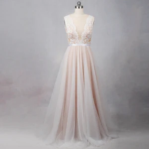 Chic Belle Plage Champagne Robe De Mariée 2017 Princesse Encolure Dégagée Sans Manches Appliques En Dentelle Perle Volants Tulle Ceinture Longue