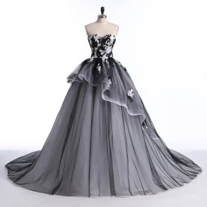 Fine Hvit Svart Ballkjoler 2017 Ballkjole Kjæreste Uten Ermer Beading Paljetter Appliques Blonder Ryggløse Buste Organza Formelle Kjoler Domstol Tog