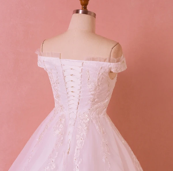 Charmig Elfenben Extra Stor Storlek Bröllopsklänningar 2018 Prinsessa Ärmlös U-Hals Tyll Snörning Appliqués Halterneck Beading Paljetter Bröllop
