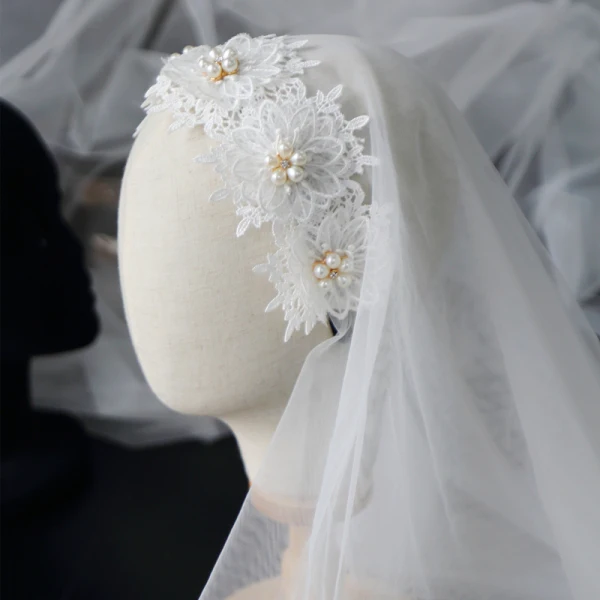 Vintage / Retro White Wedding Lace Tulle Beading Pearl Short Wedding Veils 2019