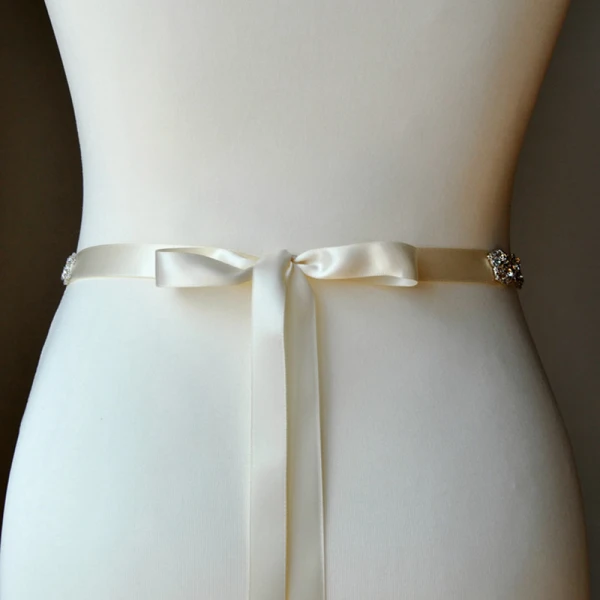 Schlicht Ivory / Creme Schärpen 2020 Satin Metall Perlenstickerei Strass Hochzeits Hochzeit Ball Brautaccessoires