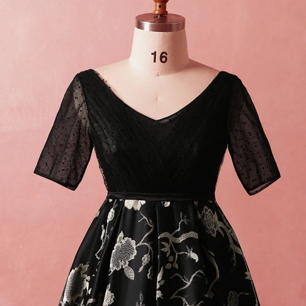 Chic / Beautiful Black Plus Size Evening Dresses 2018 A-Line / Princess V-Neck Tulle Satin Backless Printing Crossed Straps Summer Short Sleeve Evening Party Formal Dresses