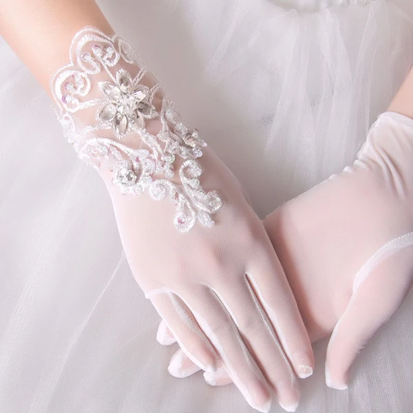 Luxury / Gorgeous White Wedding 2018 Lace-up Tulle Beading Bridal Gloves