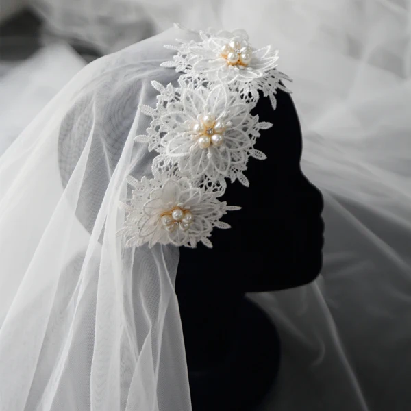 Vintage / Retro White Wedding Lace Tulle Beading Pearl Short Wedding Veils 2019