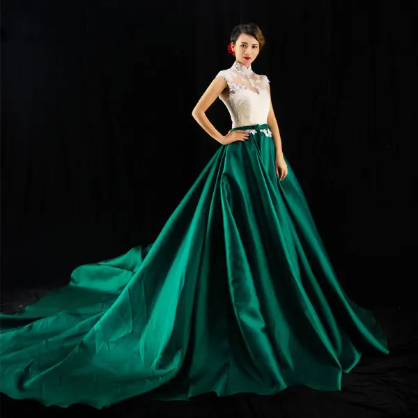 Style Chinois Vert Foncé Robe De Bal 2017 Col Haut Sans Manches Appliques Dos Nu Noeud Ceinture Satin Robe De Ceremonie Chapel Train