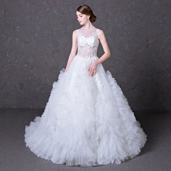 Sexy Pierced Wedding Dresses 2017 A-Line / Princess Scoop Neck Sleeveless Appliques Lace White Ruffle Tulle Court Train
