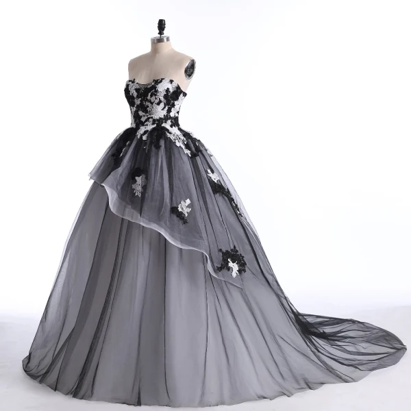Chic Beautiful White Black Prom Dresses 2017 Ball Gown Sweetheart Sleeveless Beading