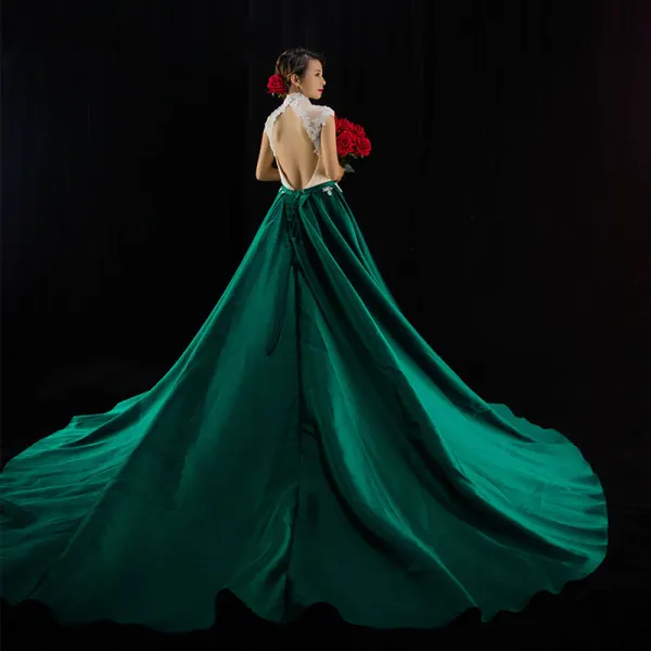 Style Chinois Vert Foncé Robe De Bal 2017 Col Haut Sans Manches Appliques Dos Nu Noeud Ceinture Satin Robe De Ceremonie Chapel Train