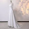 Modest / Simple Classic Ivory Plus Size Wedding Dresses 2020 Solid Color A-Line / Princess U-Neck 1/2 Sleeves Handmade  Wedding