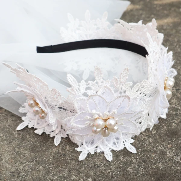 Vintage / Retro White Wedding Lace Tulle Beading Pearl Short Wedding Veils 2019