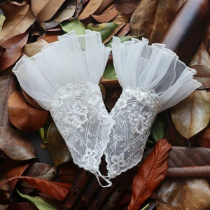 Chic Beautiful White Bridal Gloves 2020 Lace Tulle Beading Pearl Sequins Prom Wedding Accessories