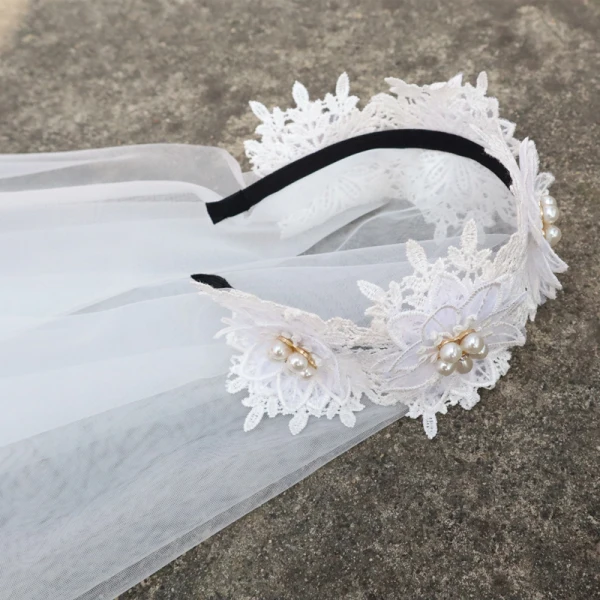 Vintage / Retro White Wedding Lace Tulle Beading Pearl Short Wedding Veils 2019