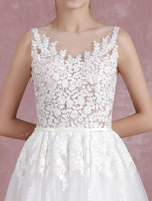 Chic / Belle Ivoire Robe De Mariée 2017 Princesse Encolure Dégagée Sans Manches Percé Dentelle Volants Tulle Ceinture Longue