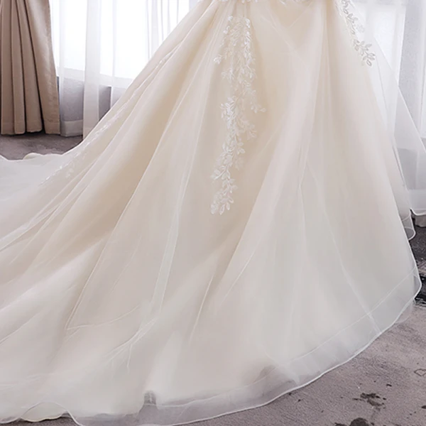 Enkla Champagne Extra Stor Storlek Balklänning Bröllopsklänningar 2019 Tyll V-Hals Appliqués Spets Halterneck Handgjort Chapel Train