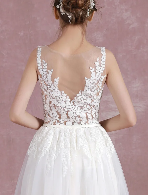 Chic / Belle Ivoire Robe De Mariée 2017 Princesse Encolure Dégagée Sans Manches Percé Dentelle Volants Tulle Ceinture Longue
