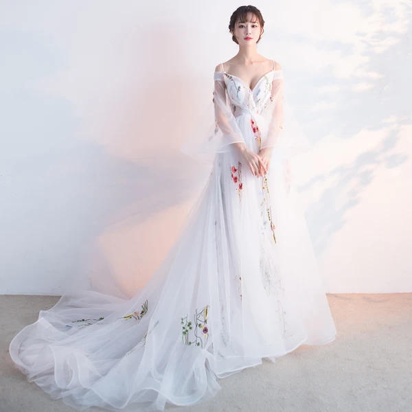 Amazing / Unique Hall Formal Dresses 2017 Prom Dresses A-Line / Princess Cathedral Train Cascading Ruffles V-Neck Long Sleeve Backless Appliques Flower