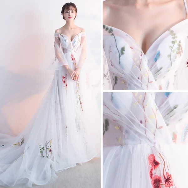 Amazing / Unique Hall Formal Dresses 2017 Prom Dresses A-Line / Princess Cathedral Train Cascading Ruffles V-Neck Long Sleeve Backless Appliques Flower