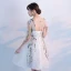 Chic / Belle Robe De Graduation 2017 Courte Princesse Volants en Cascade Encolure Dégagée 3/4 Manches Dos Nu Ceinture Appliques Fleur Robe De Ceremonie
