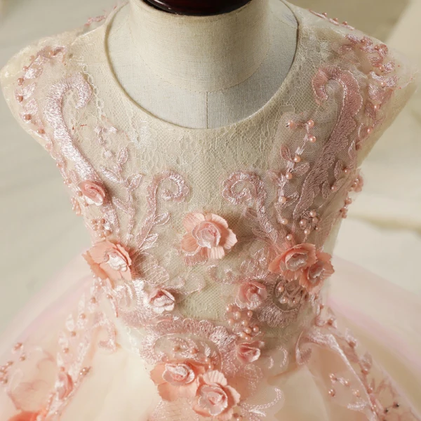 Schöne Saal Kleider Für Hochzeit 2017 Mädchenkleider Rosa A Linie Knielang Rundhalsausschnitt Ärmellos Mit Spitze Blumen Applikationen Perle