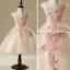 Schöne Saal Kleider Für Hochzeit 2017 Mädchenkleider Rosa A Linie Knielang Rundhalsausschnitt Ärmellos Mit Spitze Blumen Applikationen Perle