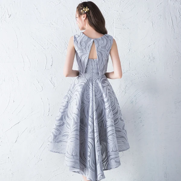 2 Bit Hall Formella Klänningar 2017 Studentklänningar Silver Prinsessa Asymmetrisk Cascading Volanger Urringning Ärmlös Halterneck Spets Appliqués