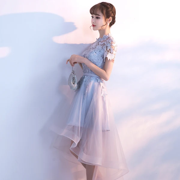 Abordable Salle Robe De Ceremonie 2017 Robe De Graduation Argenté Asymétrique Princesse Ceinture Volants en Cascade Manches Courtes Col Haut En Dentelle Appliques