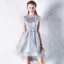 Abordable Salle Robe De Ceremonie 2017 Robe De Graduation Asymétrique Princesse Noeud Ceinture Volants en Cascade Encolure Dégagée Manches Courtes En Dentelle Appliques