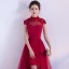 Style Chinois Salle Robe De Ceremonie 2017 Robe De Fete Bordeaux Princesse Asymétrique Col Haut Manches Courtes Dos Nu En Dentelle Appliques Perle Paillettes