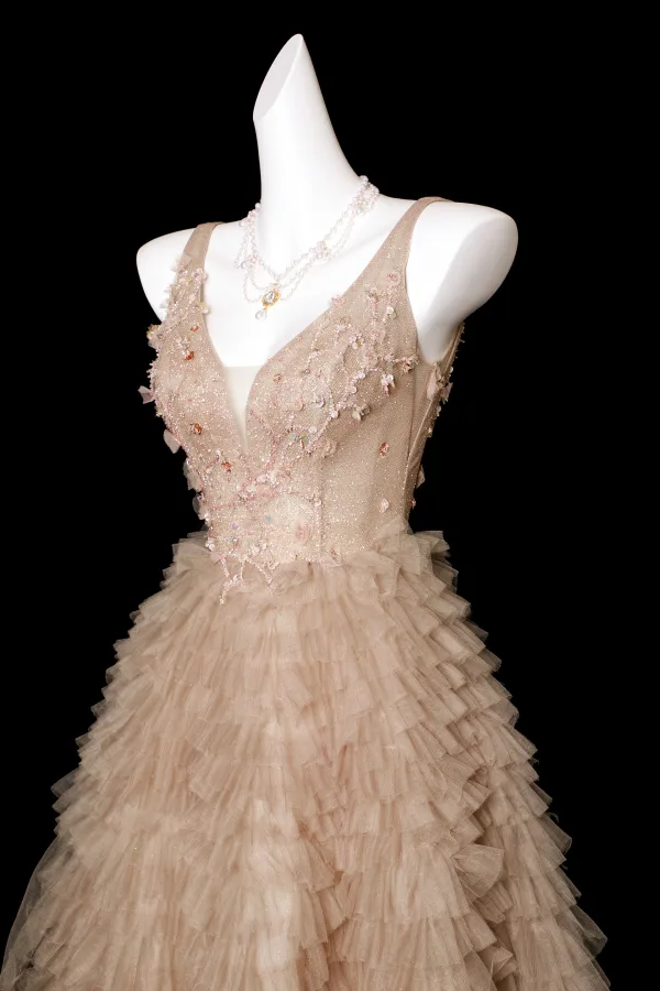 Charming Khaki Beading Sequins Cascading Ruffles Prom Dresses 2025 A-Line / Princess V-Neck Sleeveless Backless Sweep Train Formal Dresses