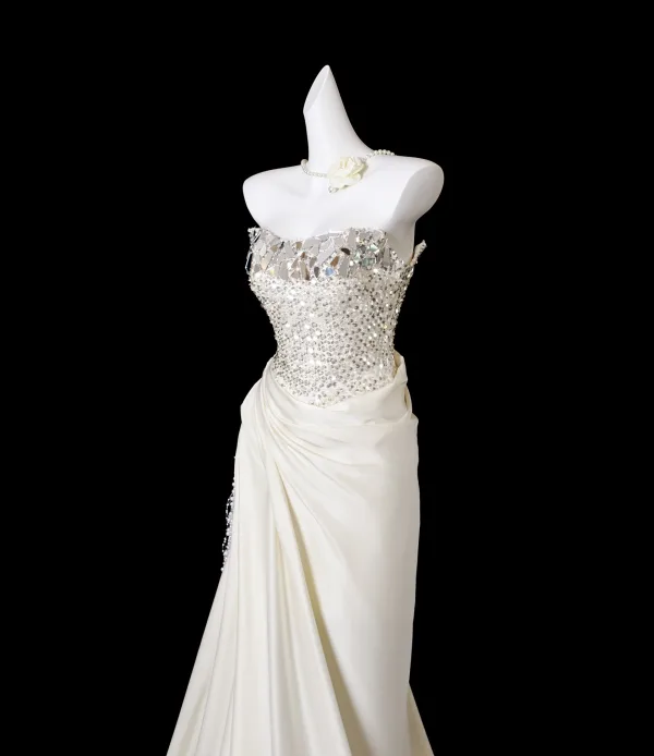 Sexy Ivory / Creme Perlenstickerei Pailletten Perle Quaste Gespaltete Front Abendkleider 2025 Meerjungfrau Bandeau Ärmellos Rückenfreies Sweep / Pinsel Zug Festliche Kleider