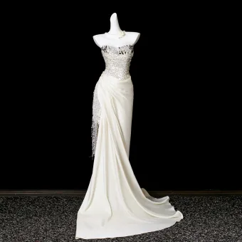 Sexy Ivoire Perlage Paillettes Perle Gland Fendue Devant Robe De Soirée 2025 Trompette Sirène Bustier Sans Manches Dos Nu Train De Balayage Robe De Ceremonie