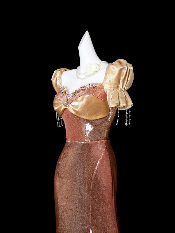 Bling Bling Sexy Khaki Perlenstickerei Perle Pailletten Gespaltete Front Abendkleider 2025 Meerjungfrau Eckiger Ausschnitt Geschwollenes Kurze Ärmel Rückenfreies Sweep / Pinsel Zug
