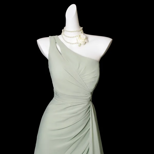 Schlicht Salbeigrün Gespaltete Front Ballkleider 2025 Meerjungfrau One-Shoulder Ärmellos Rückenfreies Sweep / Pinsel Zug Festliche Kleider
