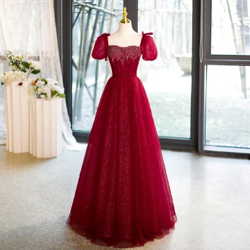 Élégant Bordeaux Perlage Perle Glitter Robe De Bal 2023 Princesse Encolure Carrée Gonflée Manches Courtes Dos Nu Longue Robe De Ceremonie