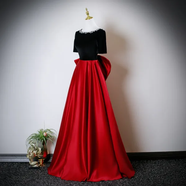 Elegante Burgunderrot Perle Strass Ballkleider 2025 A Linie Rundhalsausschnitt Kurze Ärmel Rückenfreies Schleife Lange Festliche Kleider