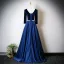 Vintage / Retro Navy Blue Pearl Sash Prom Dresses 2025 V-Neck Long Sleeve Backless Floor-Length / Long Formal Dresses